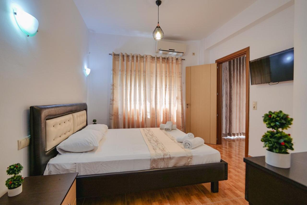 Apartments & Hotel Eleanna Саранда Экстерьер фото